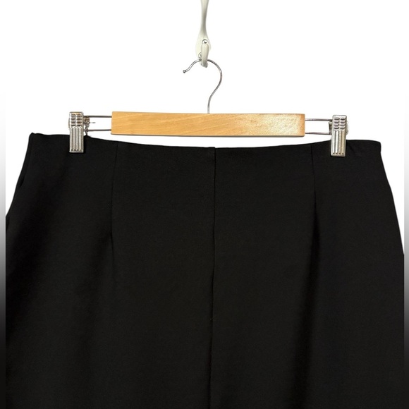 NWOT, Classic Black DKNY Knee-Length Skirt, Large - Picture 7 of 8